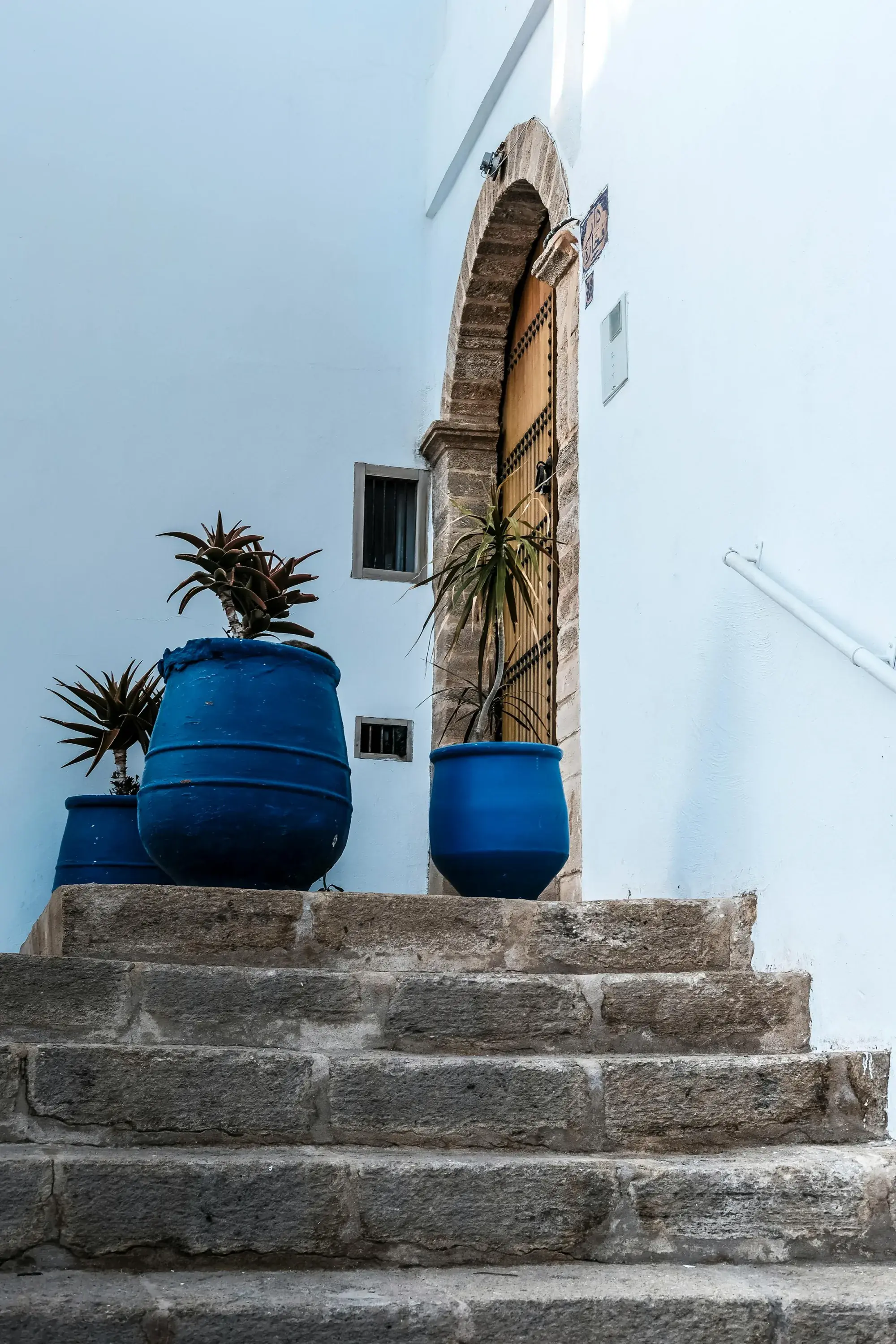 Escalier bleu de la Kasbah des Oudayas — ancrage Rabat de Capital Keys